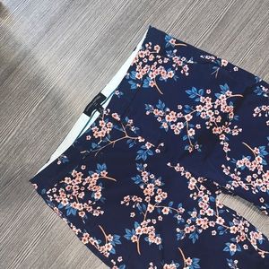 Banana Republic size 8 Navy & Cherry Blossom Pant